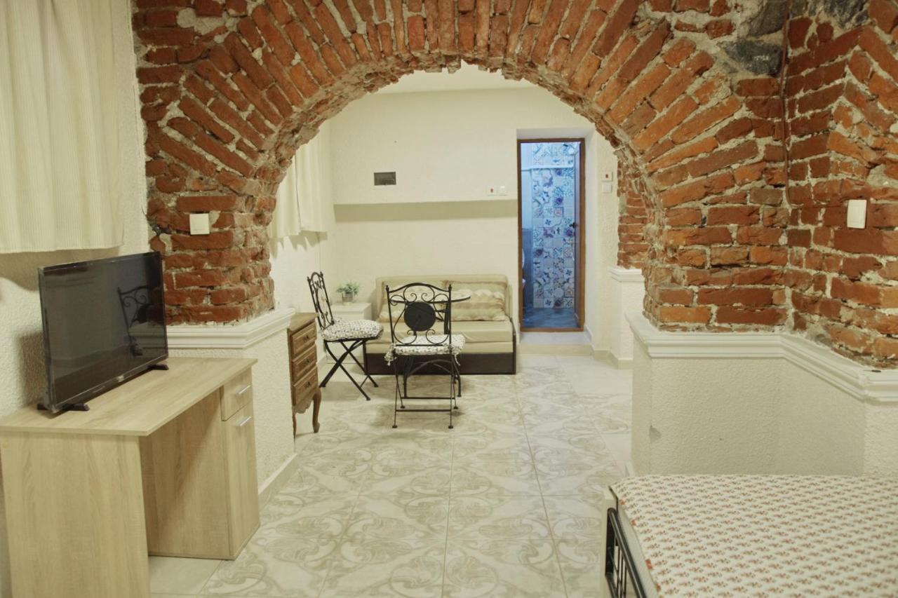 Interhost Guest Rooms And Apartments София Экстерьер фото