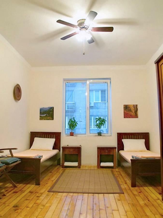 Interhost Guest Rooms And Apartments София Экстерьер фото
